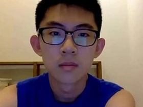 Koreanboy369s big dick cumshot in a muscle worship scene