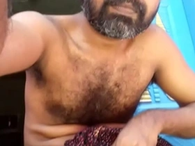 Hot desi cock in hand job action in this xvideo